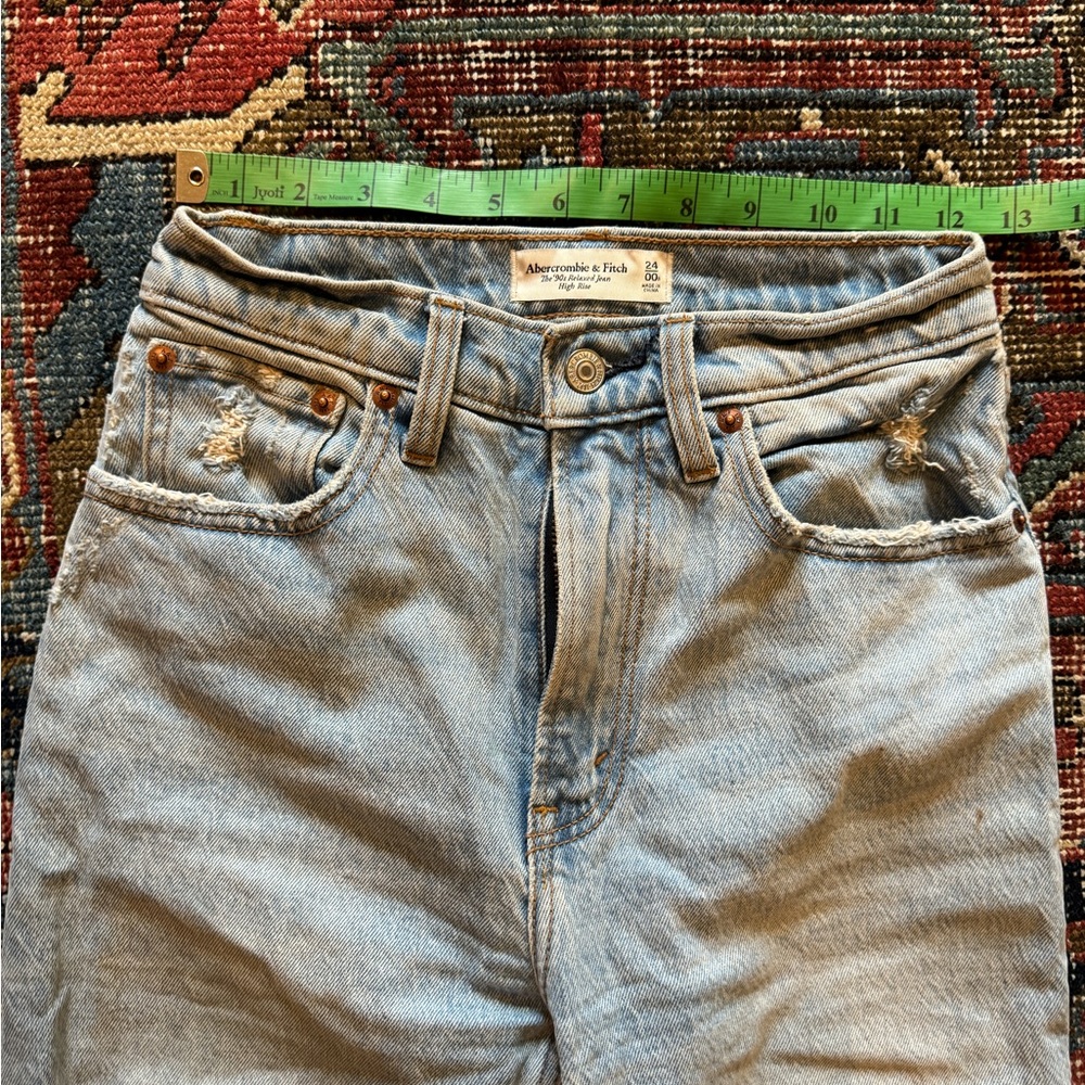 *SOLD* Ultra High Rise 90s Relaxed Jeans - Picture 4 of 6
